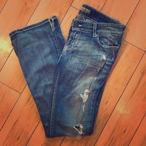 BKE Stella stretch distressed jeans. Size 30